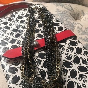 Knotted chains necklace
